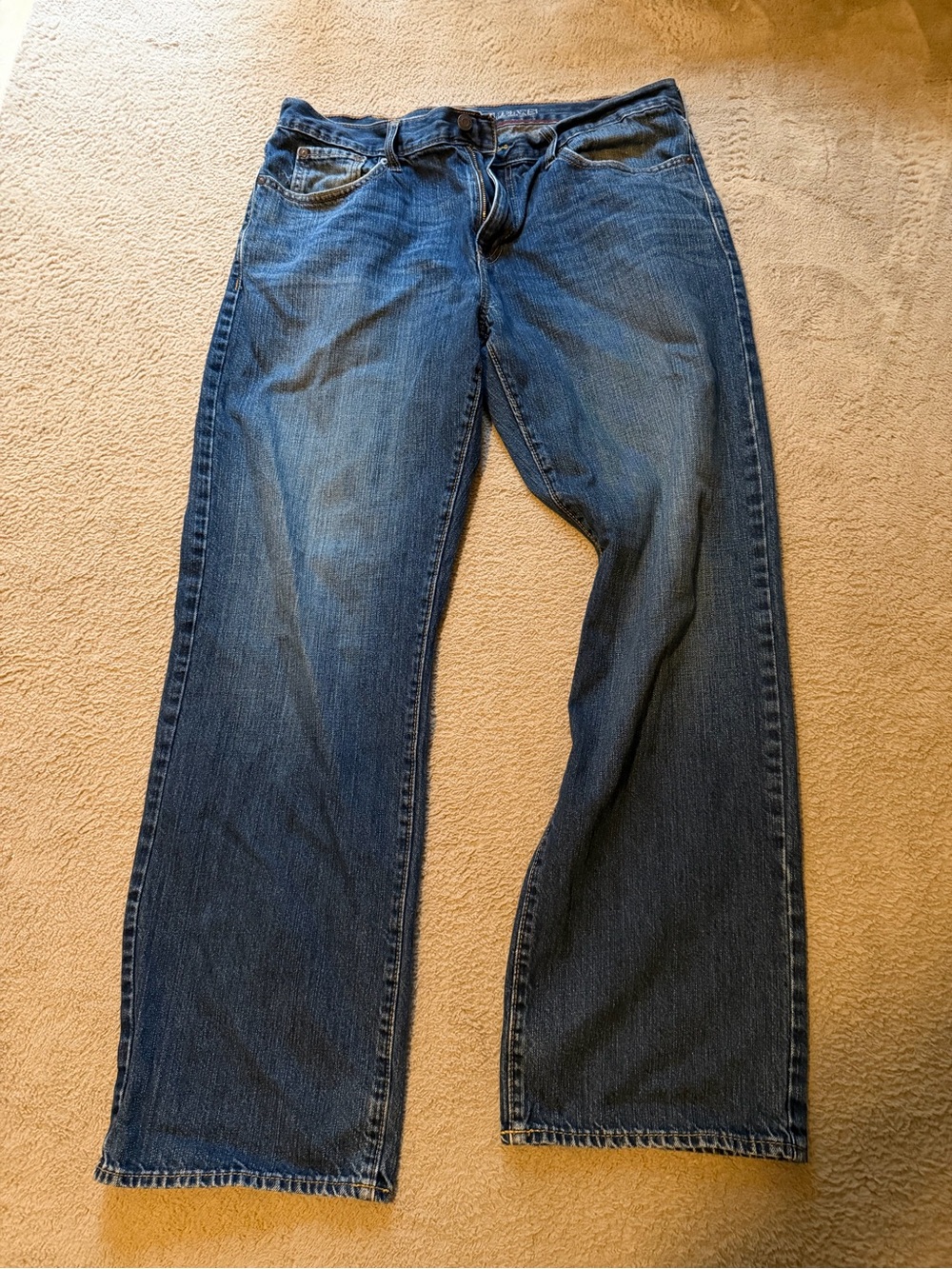 Old Navy Men's Relaxed Fit Blue Jeans